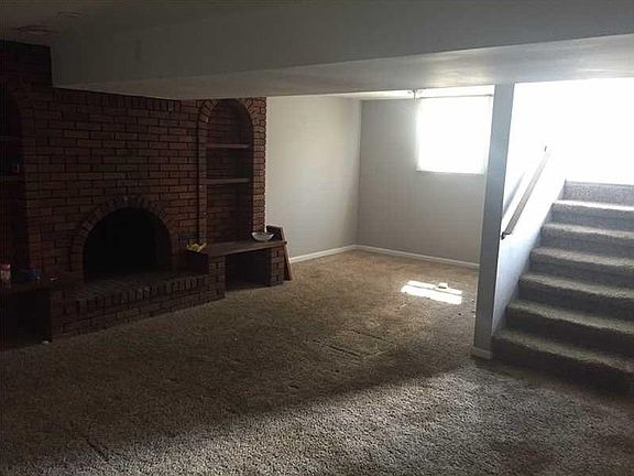 5th image of 4113 Eisenhower Dr