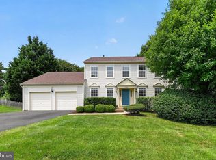 1588 Kingstream Cir, Herndon, VA 20170