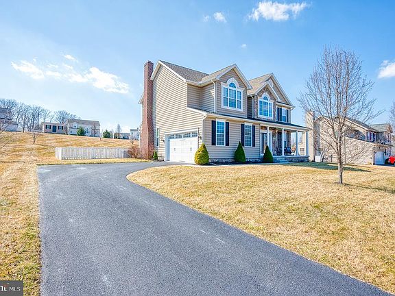 2nd image of 13 Tyler Dr