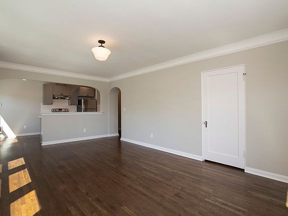 3rd image of 1404 3rd Ave N APT 5