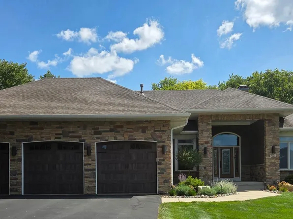 7021 Howard Ln, Eden Prairie, MN 55346