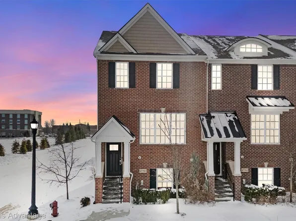 47701 Hillcrest Dr, Northville, MI 48168
