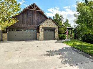 7600 Walk In The Park Dr, Edmond, OK 73034