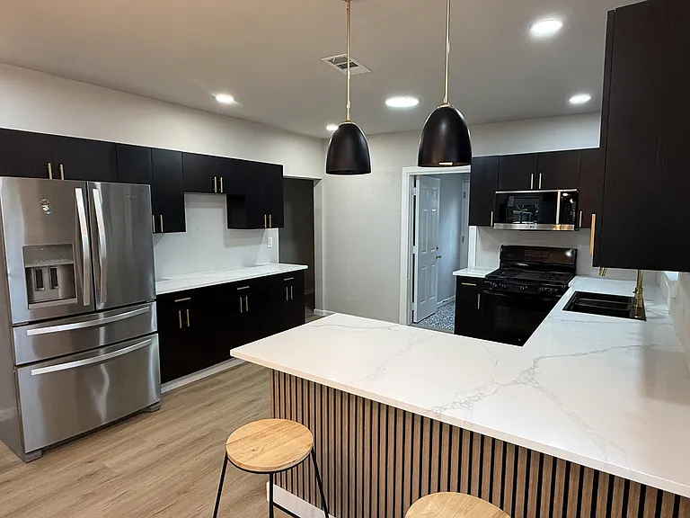 758 Bethpage Ave — Photo 9
