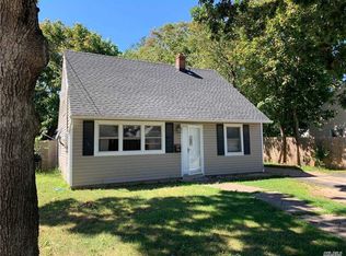 94 Commack Rd, North Babylon, NY 11703