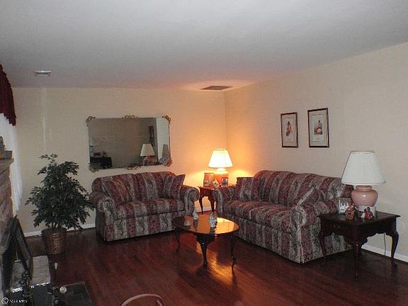 4th image of 11709 Swarts Dr