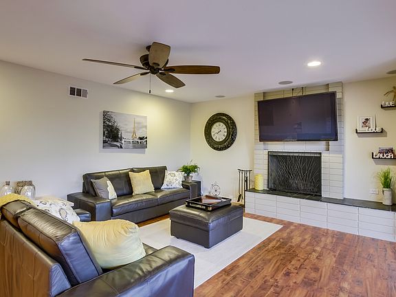 3rd image of 6209 Angell Pl