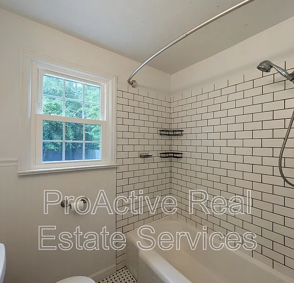 9421 Phillip Ave — Photo 10