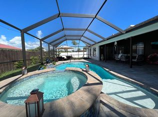 3856 Kingston Blvd, Sarasota, FL 34238