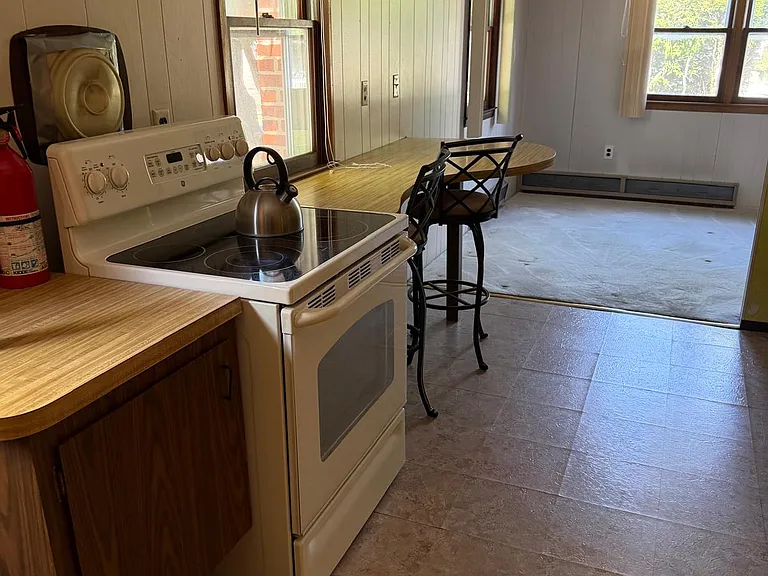 517 Grove Ave — Photo 5