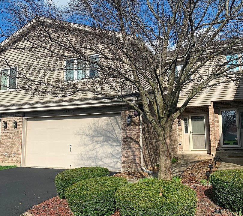 1st image of 19555 Cambridge Dr