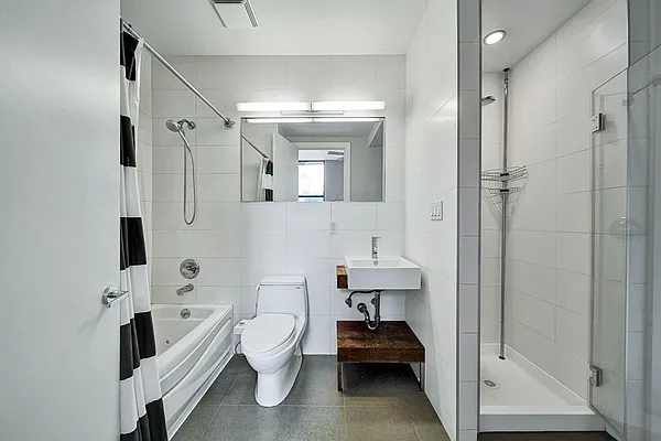 Sold by Level Group | media 9