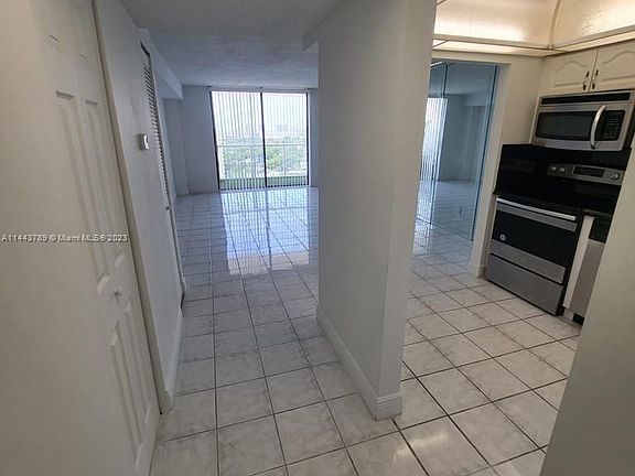 3rd image of 13499 Biscayne Blvd APT 1204