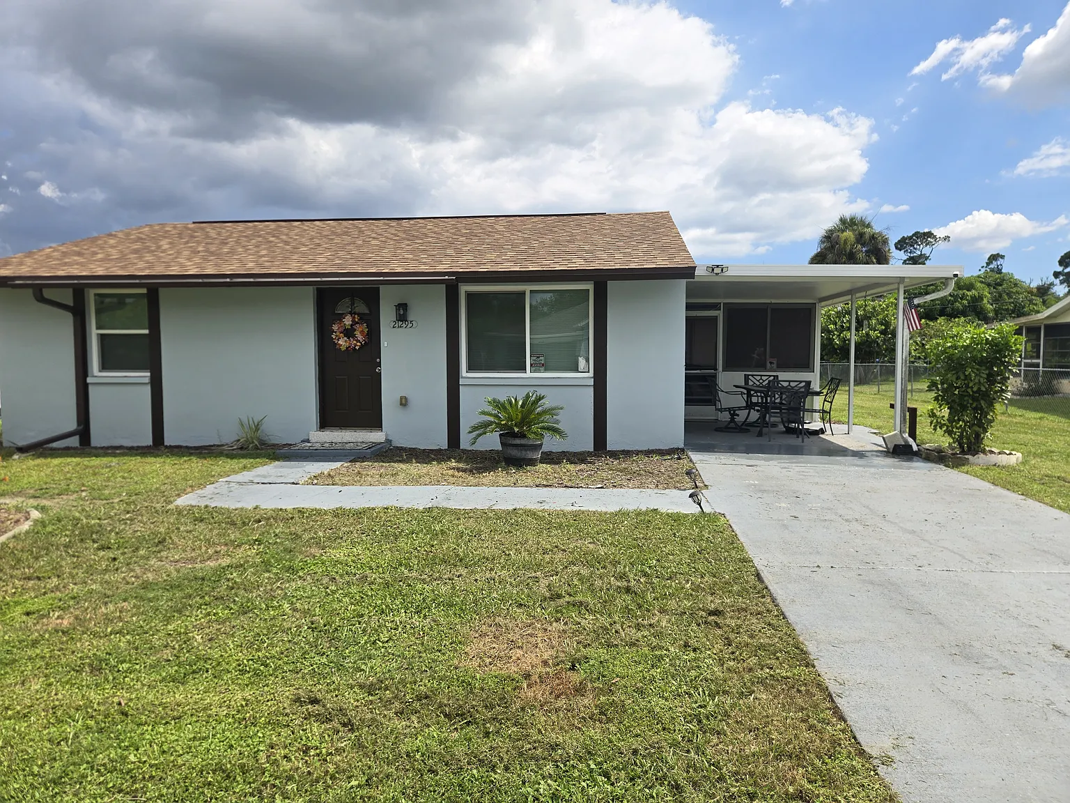 2 bed, 1.5 bath, 912 sqft, $1,575 — Photo 1