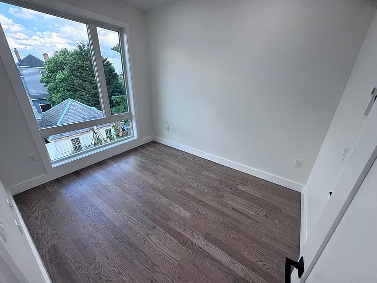 40 Lembeck Ave #306 — Photo 7