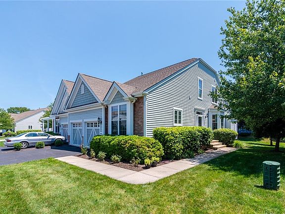 2nd image of 90 Camden Ct