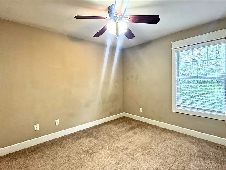 501 Grey Oak Ct — Photo 8