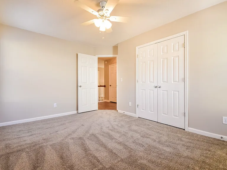 208 Chesapeake Ln — Photo 13