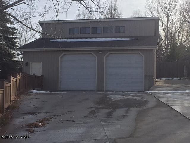 2nd image of 804 Pioneer Ave