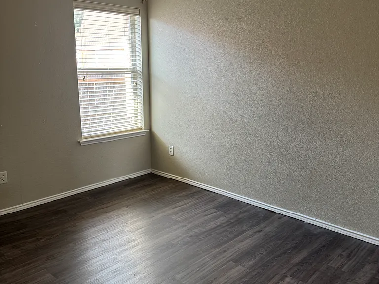 6911 Misty Meadow Ln — Photo 10