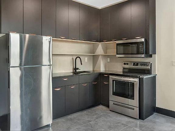 2nd image of 1170 Hoe Ave #7L