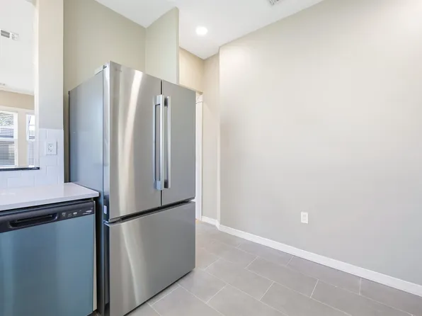 47 Carlton Avenue image 13 of 21