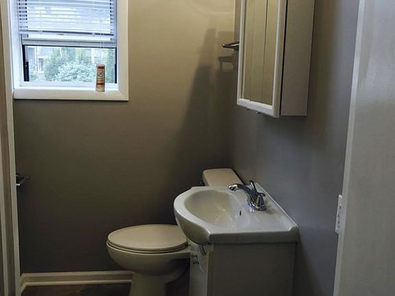 4th image of 3932 N Keeler Ave #822