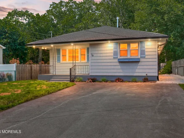28 Pearl Drive, Howell, NJ 07731