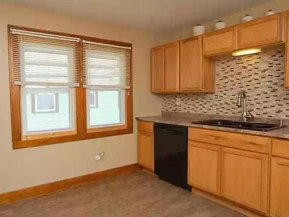 2nd image of 138 Chamberlin Dr #2