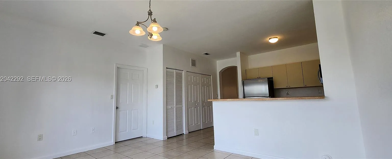 3 bed, 1308 sqft, $2,800 — Photo 3