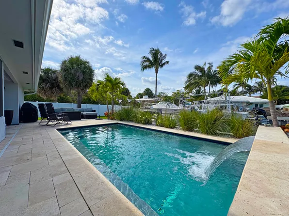 106 Periwinkle Dr, Hypoluxo, FL 33462