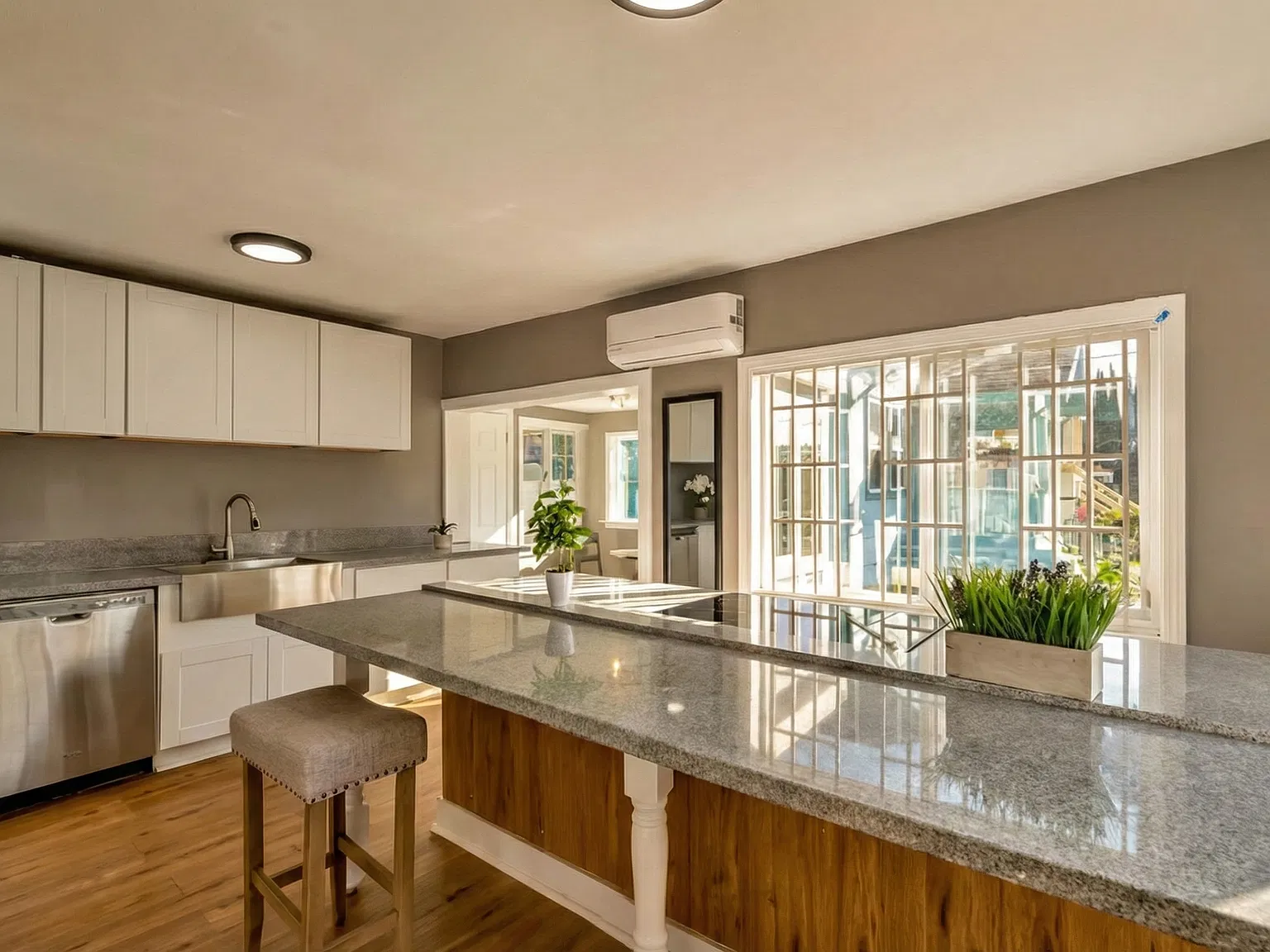 2 bed, 806 sqft, $2,600 — Photo 3