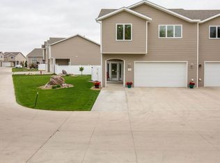 1715 Calgary Loop, Bismarck, ND 58503