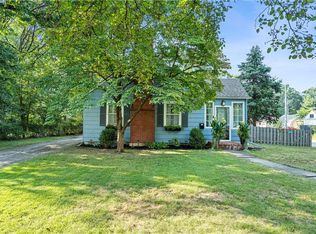 5319 Sycamore Dr, Roeland Park, KS 66205