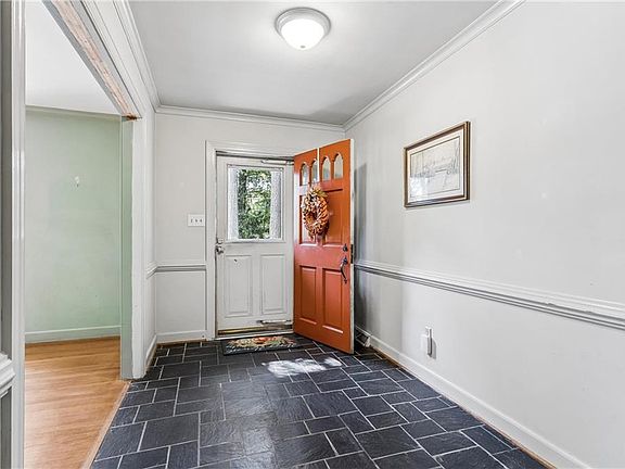 5th image of 9 Scott Rd