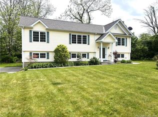 52 Fernwood Dr, Colchester, CT 06415