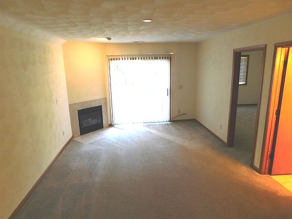 5th image of 5094 Hermitage Trl