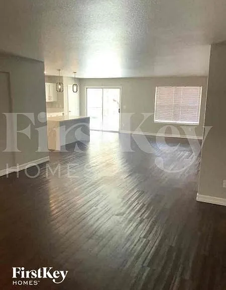 426 Hopedale Ave — Photo 3