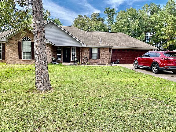 2nd image of 224 Hunters Glen Dr