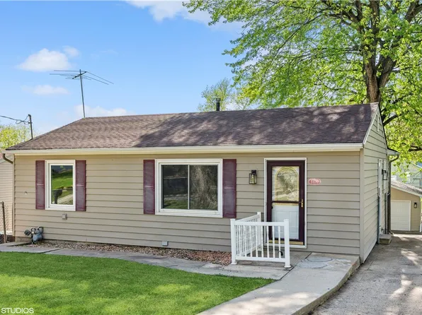 1230 E 35th St, Des Moines, IA 50317