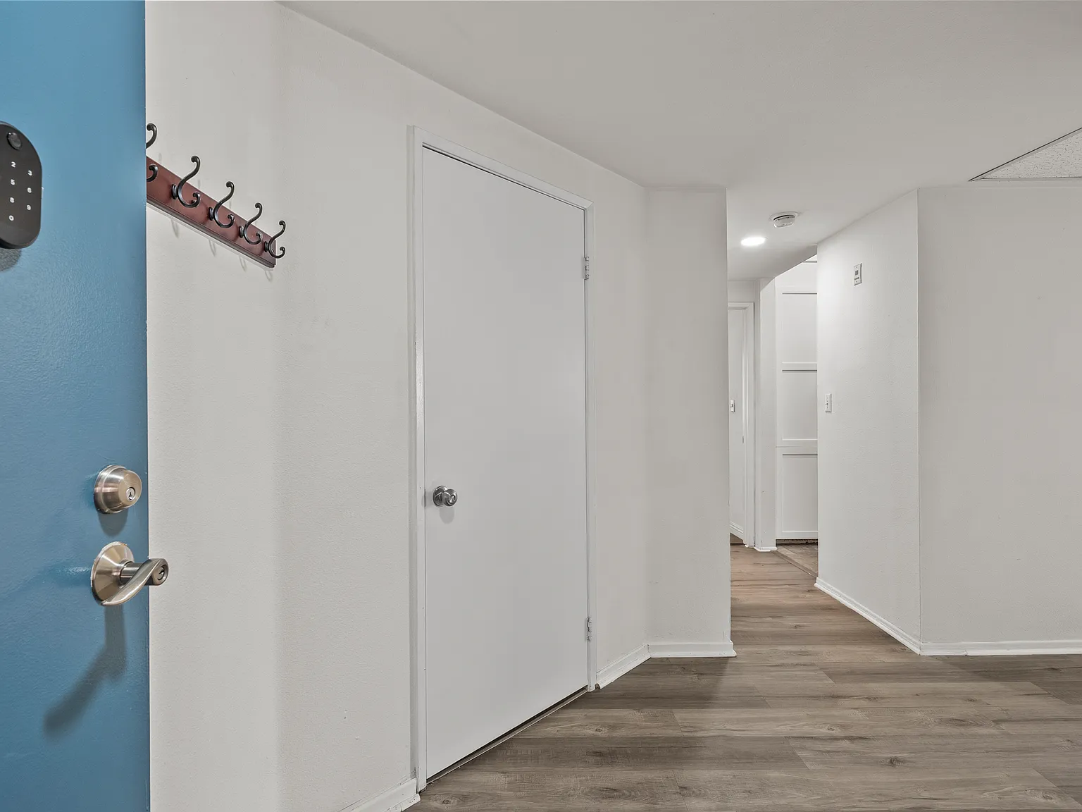 2 bed, 1200 sqft, $3,950 — Photo 1