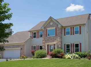 281 Landfield Rd, Batavia, IL 60510