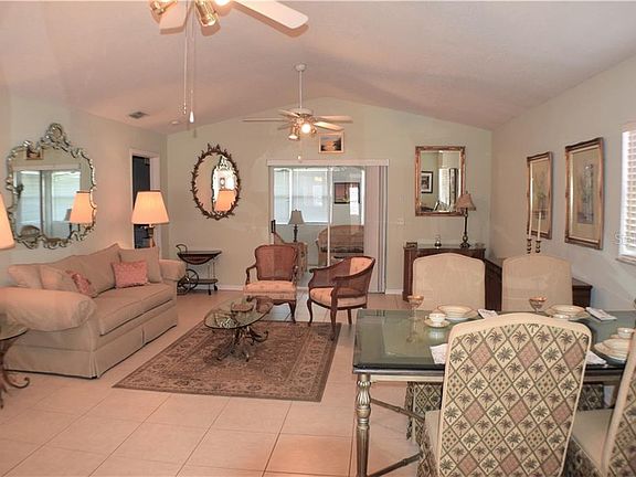 4th image of 603 SE 26th Dr