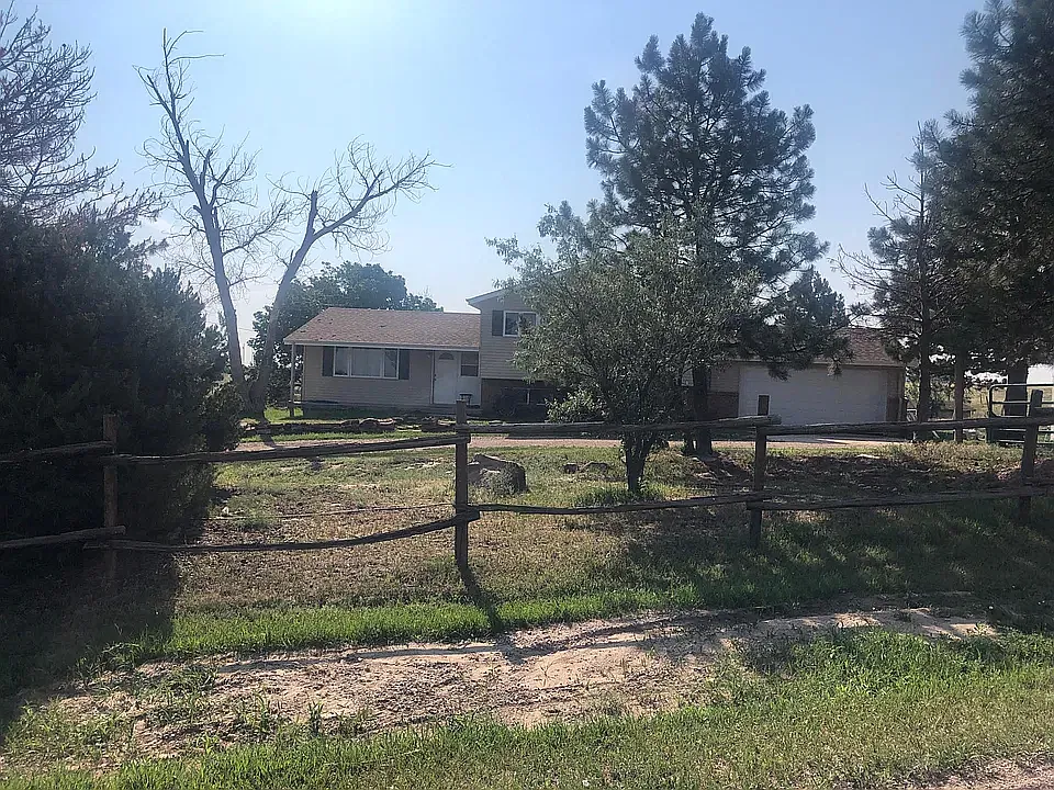 4 bed, 1700 sqft, $3,200 — Photo 1