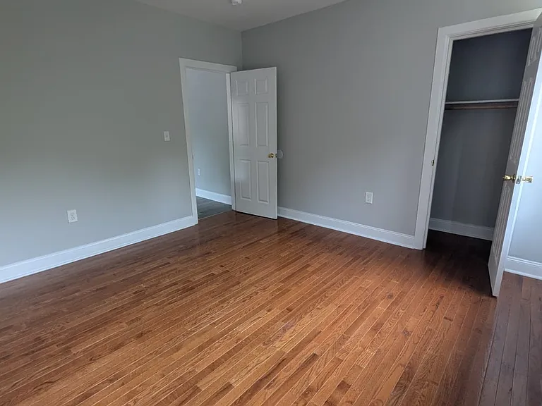 37 William St #33 — Photo 4