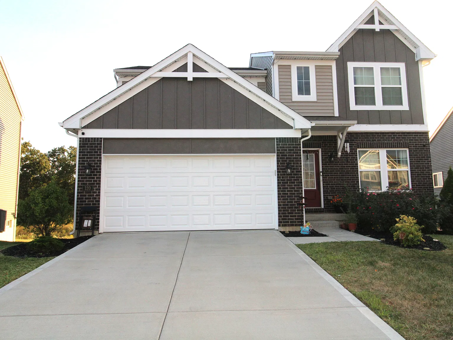 4 bed, 2.5 bath, 2608 sqft, $2,995 — Photo 1