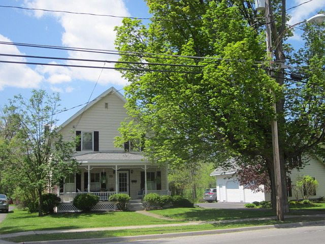 1st image of 20 Gouverneur St