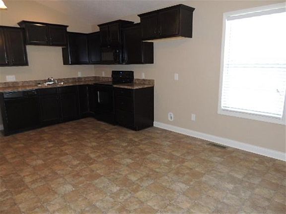 5th image of 1207 Quebec Ct
