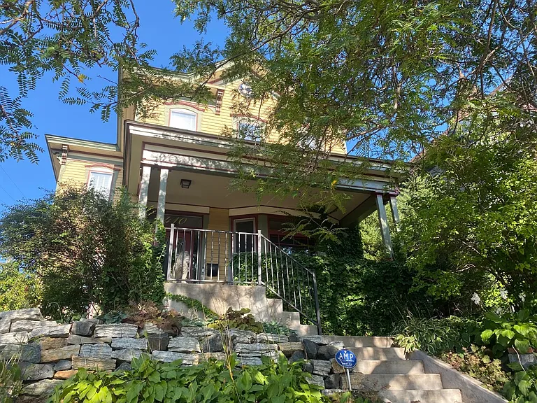 410 Maple St — Photo 15
