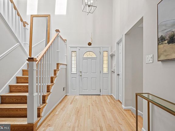 2nd image of 12417 Goldfinch Ct